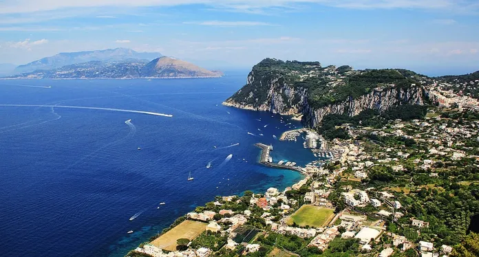 Amalfi, città simbolo della costiera amalfitana