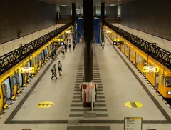 Ponte Lungo metro ripulita da scritte (4)