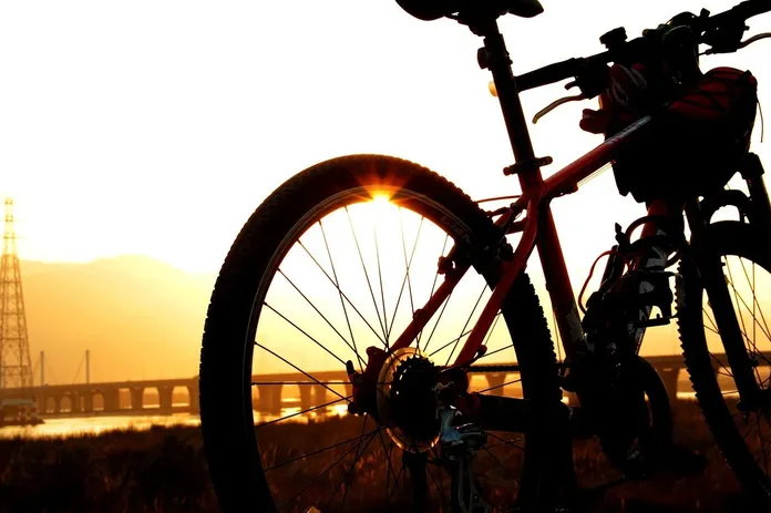 la-ciclabile-della-loira-fiume-la-lente-web