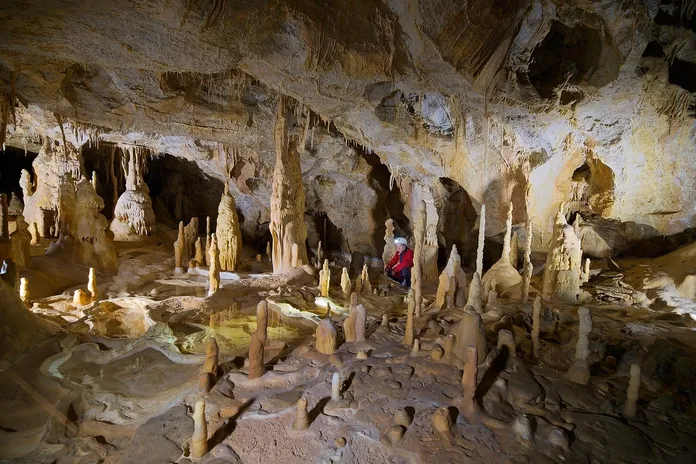 grotta-del-vento-stalattiti-stalagmiti-la-lente-web